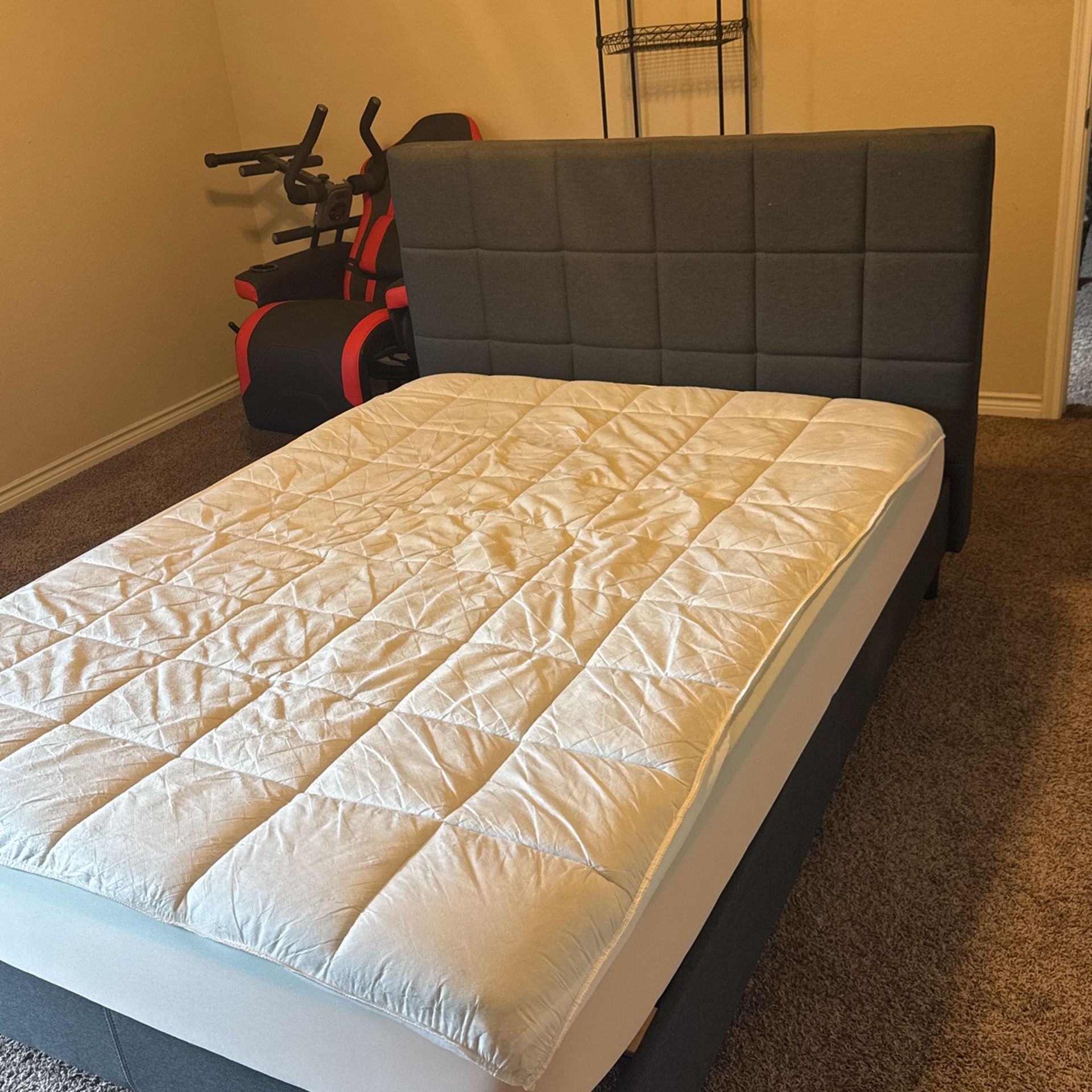 Full Bed Like New With Matress