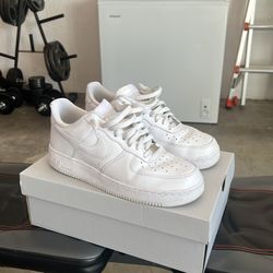 White Air Force 1’s size 10 Men’s