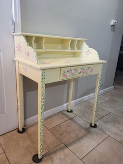 Vanity for kids