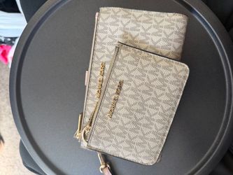 Micheal Kors  wallet