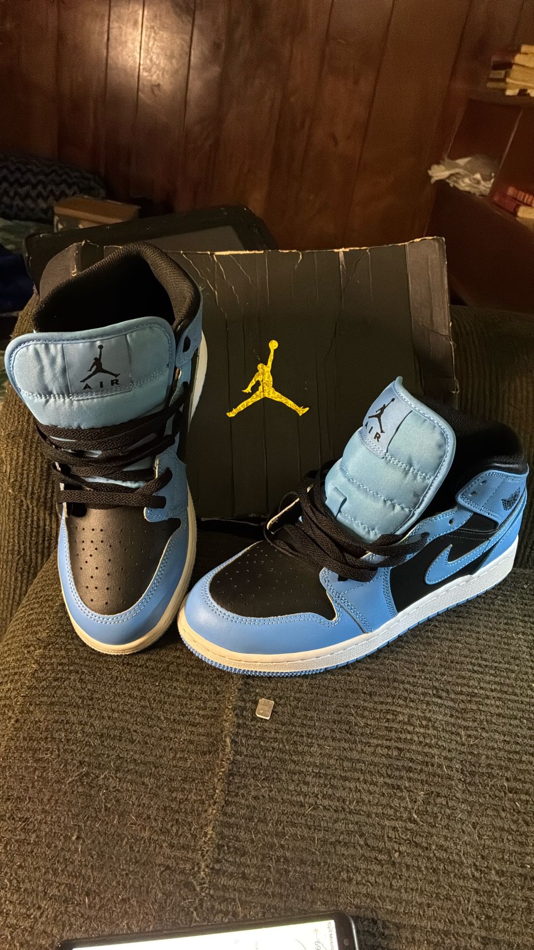 Air Jordan 1MID “Biggest Deal Ever “