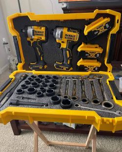 DeWalt 20V XR Tool Set in ToughSystem Case