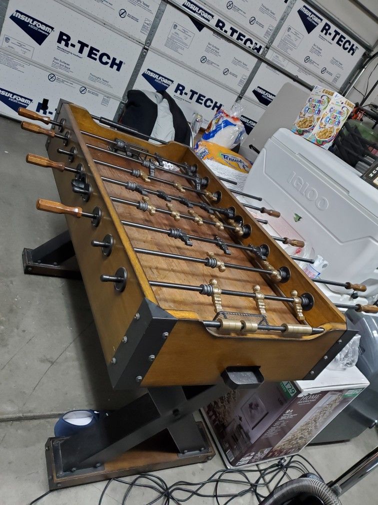 Well Universal Foosball Table 1148054 for Sale in Las Vegas, NV OfferUp