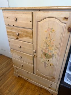 Vintage dresser