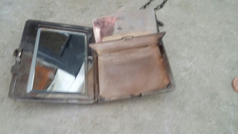Vintage compact / purse