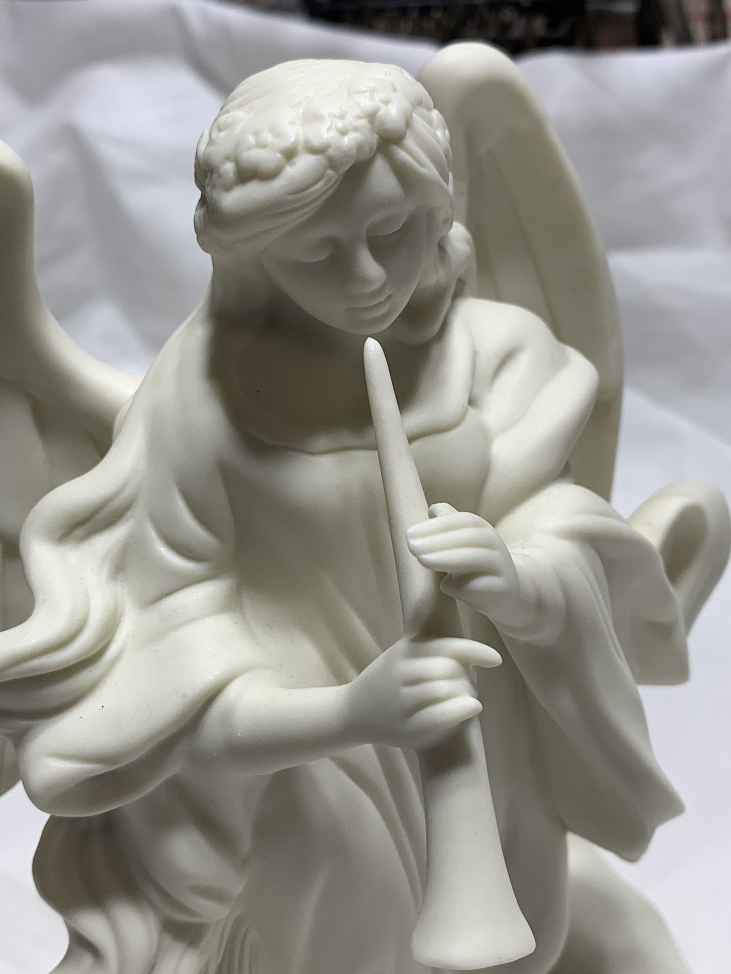 Reduced! 2 WHITE ANGELIC INDOOR STATUES - 8.5”