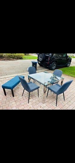 Glass Table With 4 Chairs