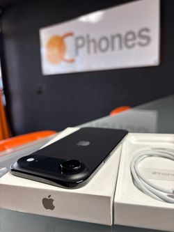 Used for 1 month Black iPhone Air 256gb unlocked for any carrier battery health 100% (only 30 cycles) has apple warranty till 03/05/27 iPhone Air is i