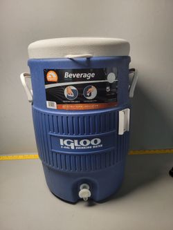Igloo 5 gallon heavy duty beverage cooler,  blue,  Used.
