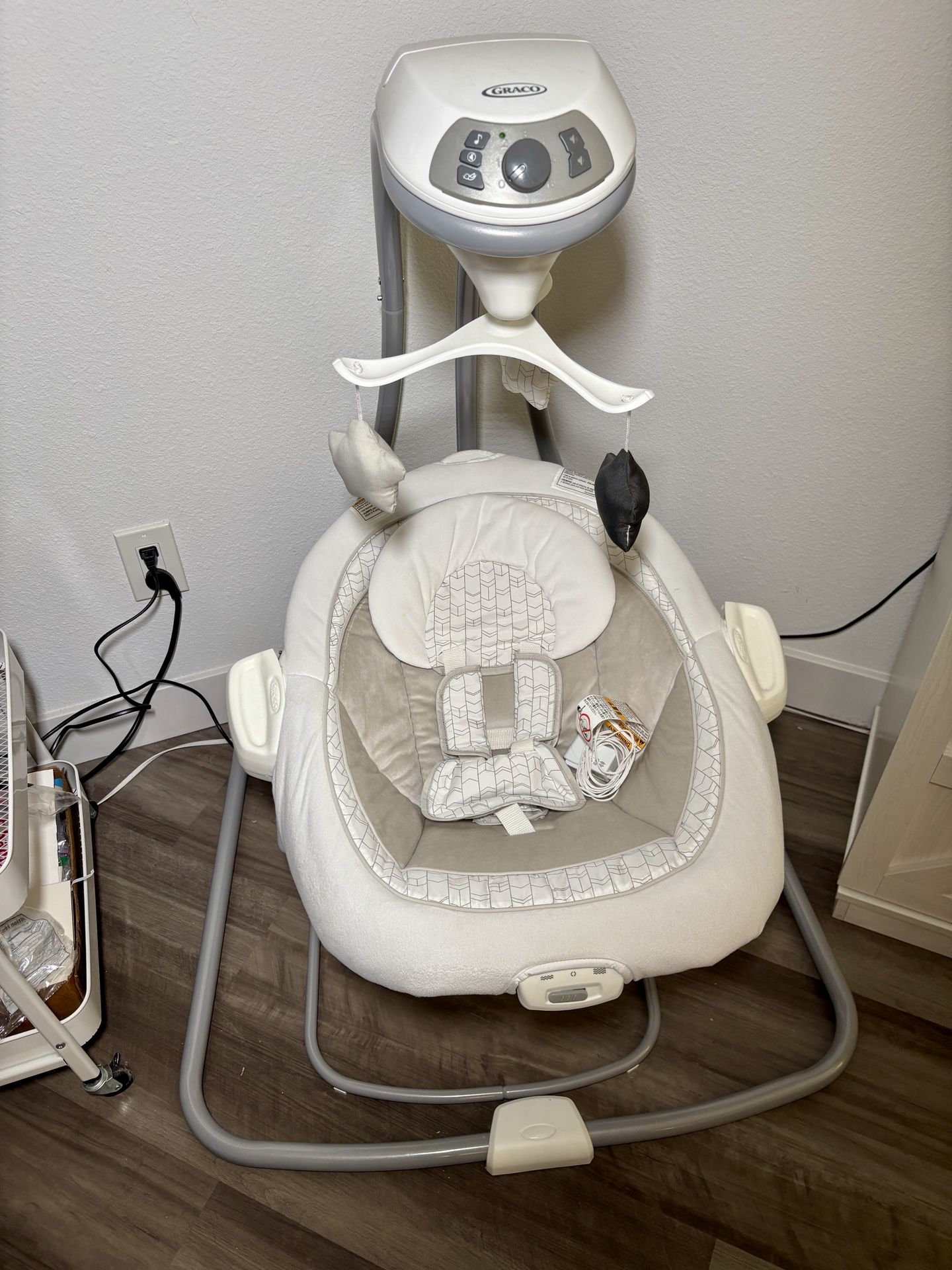 Graco DuetConnect LX Baby Swing & Bouncer – Great Condition