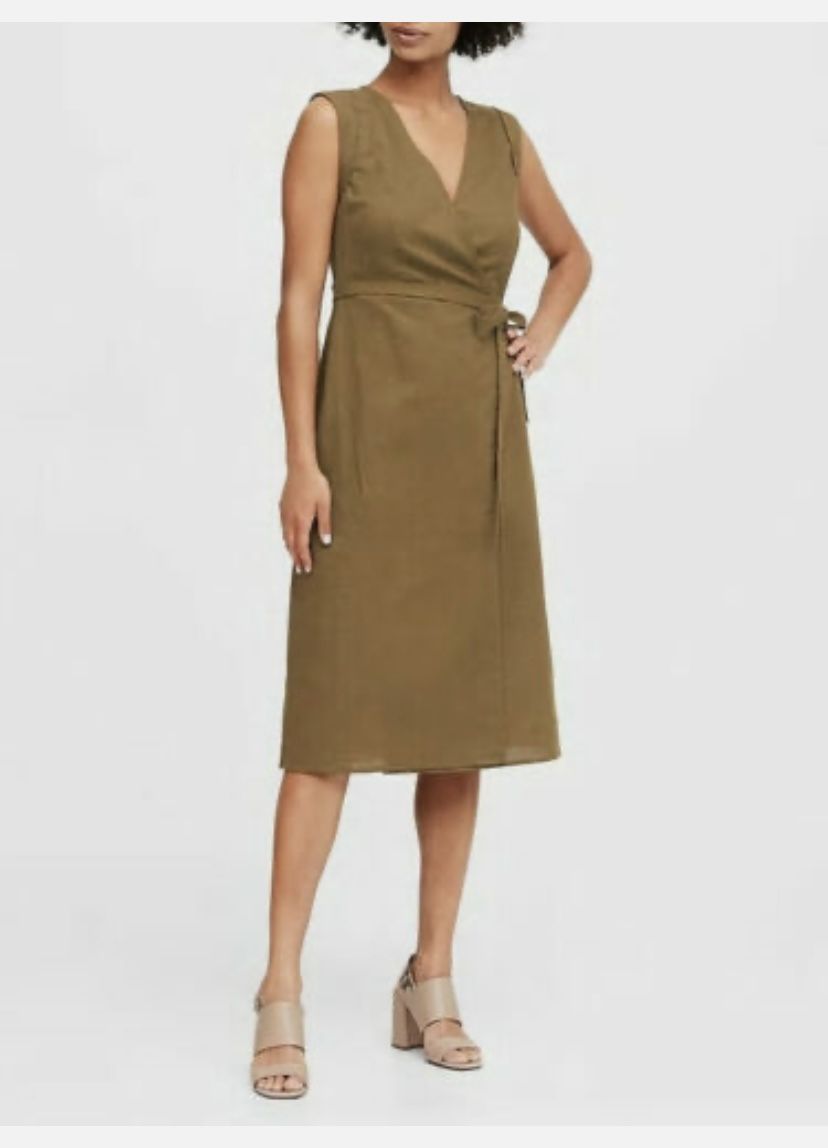 Brand New Woman’s Banana Republic brand Linen-Cotton Wrap Sleeveless Mustard Yellow Dress Up For Sale