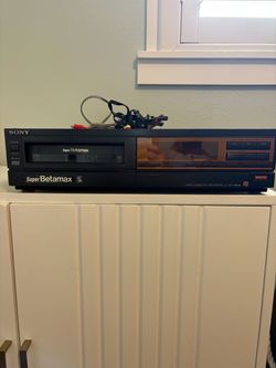 Vintage Sony Betamax Player/Recorder with 60+ Original Movie Collection — Tested & Working