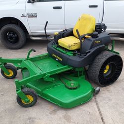 John Deere Ztrack 777 72" Gas