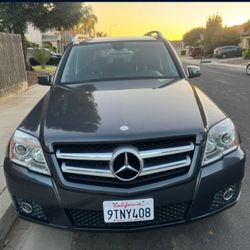 2010 Mercedes-Benz   GLK-Class 4 Metric Sport Utility 