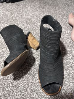 Paul Green Cayanne Peep Toe Heels Size 9 