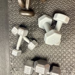  4 Sets of Dumbbells. 8#, 12#, 15# and 20 pounders. BruteW: 110 #