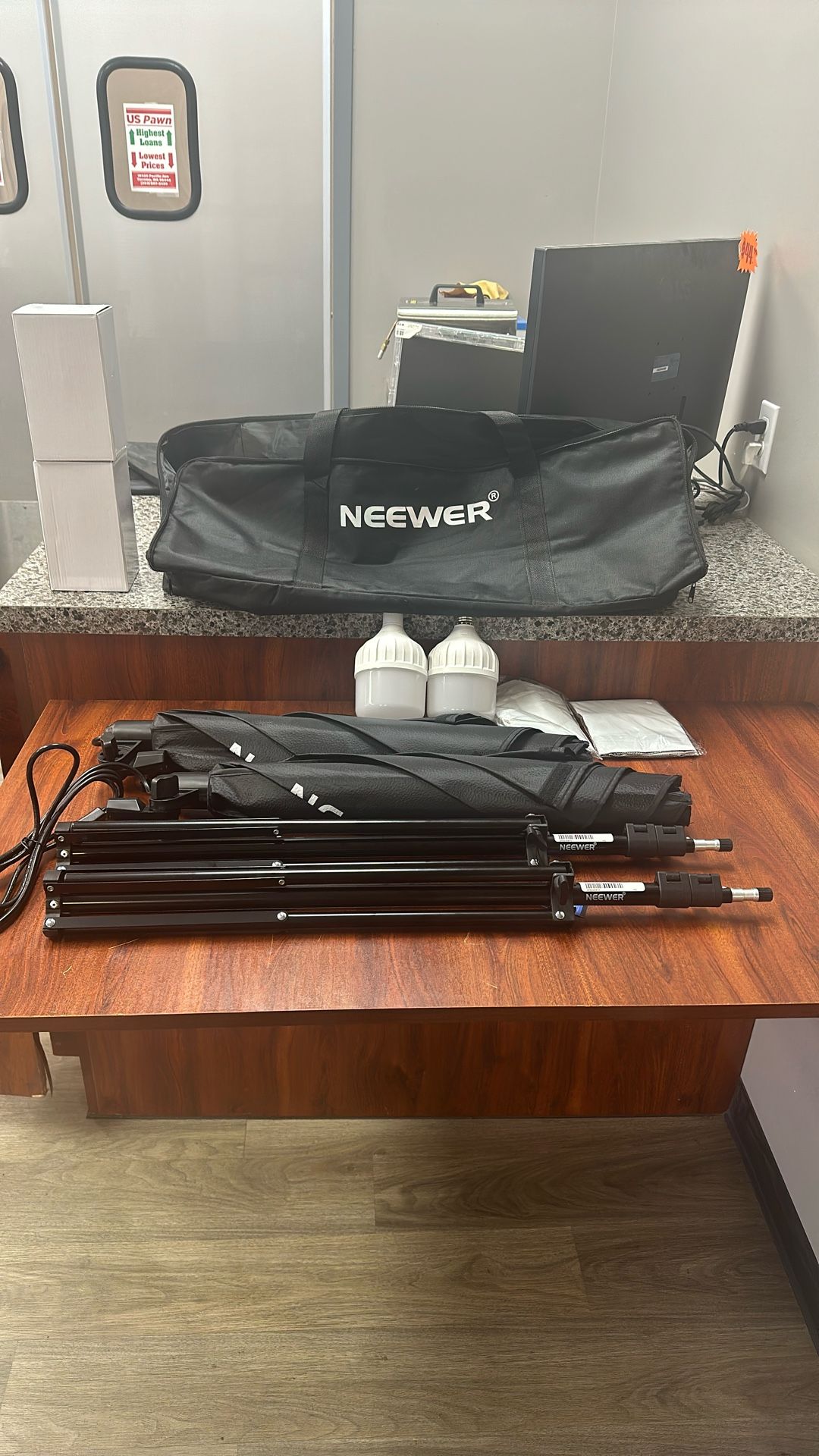 Neewer Backsplash Lighting W/ 2 Tripods