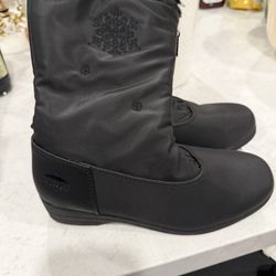 Woman’s Boots 
