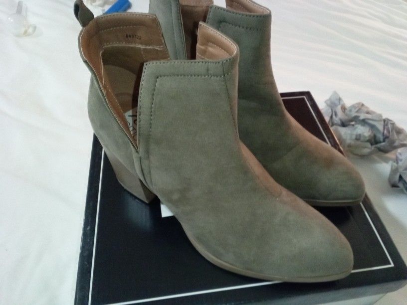 Women's Low Cut Boots