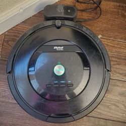 I ROBOT ROOMBA 805
