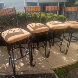 Set of 4 Counter Height Swivel Bar Stools Ashley Furniture 