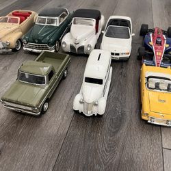 Diecast Cars 1/18 And 1/24 Lot Of 8 Cars Some Are Missing Parts 30 Dollars For All Of Them 