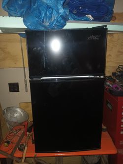 Mini Fridge 