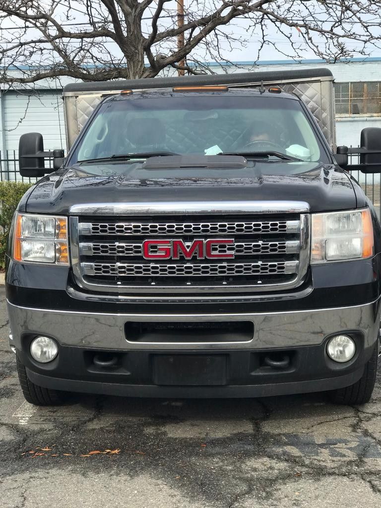 Food truck millage 160.000 año 2013 GMC titulo limpio en buen estado negociable