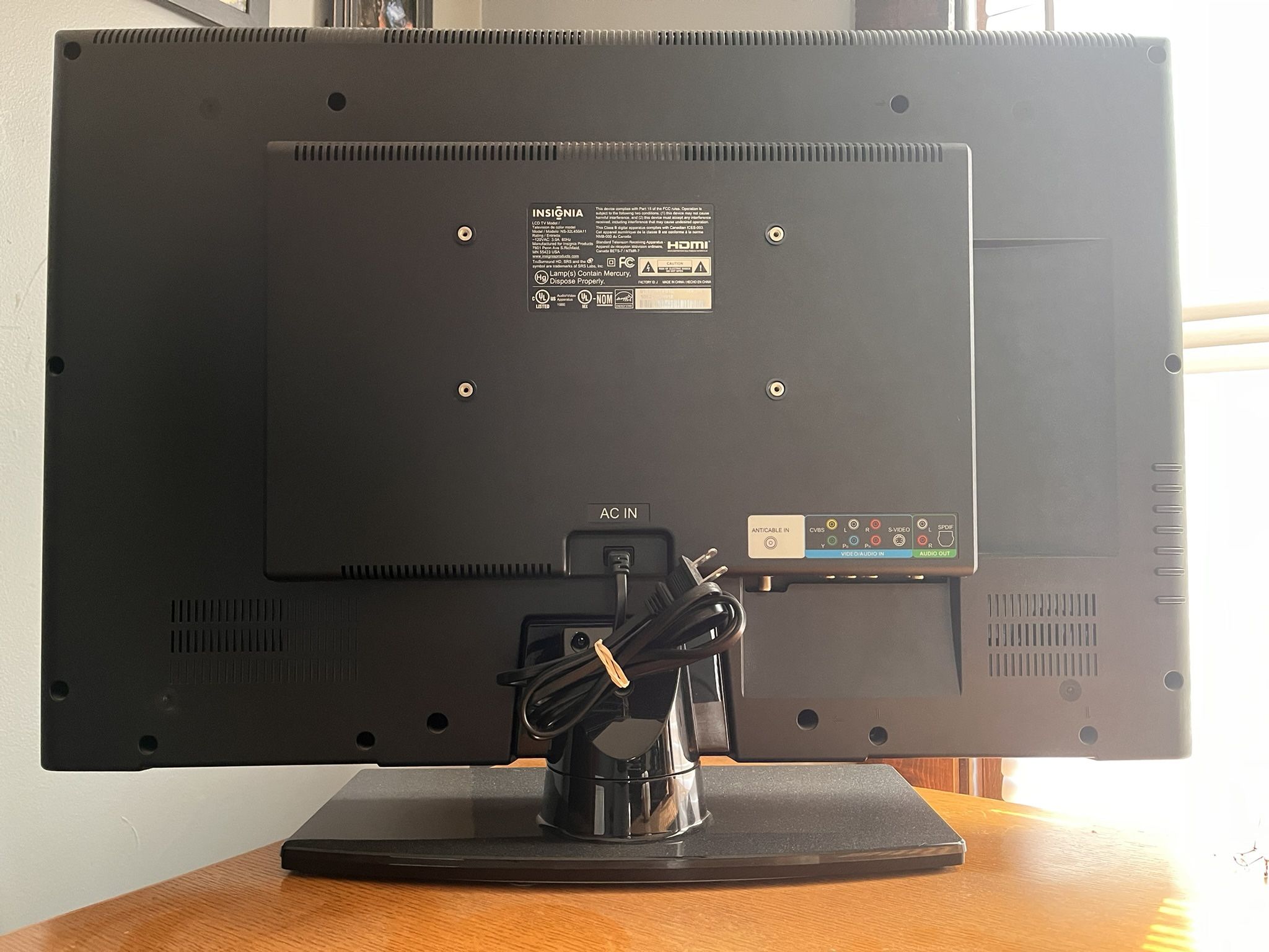 Insignia LCD TV