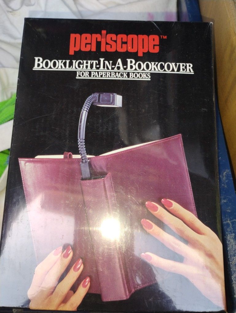 PERISCOPE BOOKLIGHT N A BOOK COVER