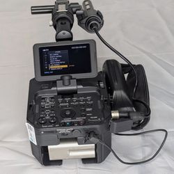 Sony Nex-FS100U AVCHD 14MP Full HD Handheld Digital Camcorder Body