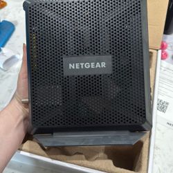 Netgear AC1900 Modem router
