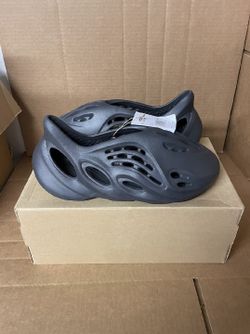 YEEZY SALE - FOAM RUNNERS - SLIDES - 350s 