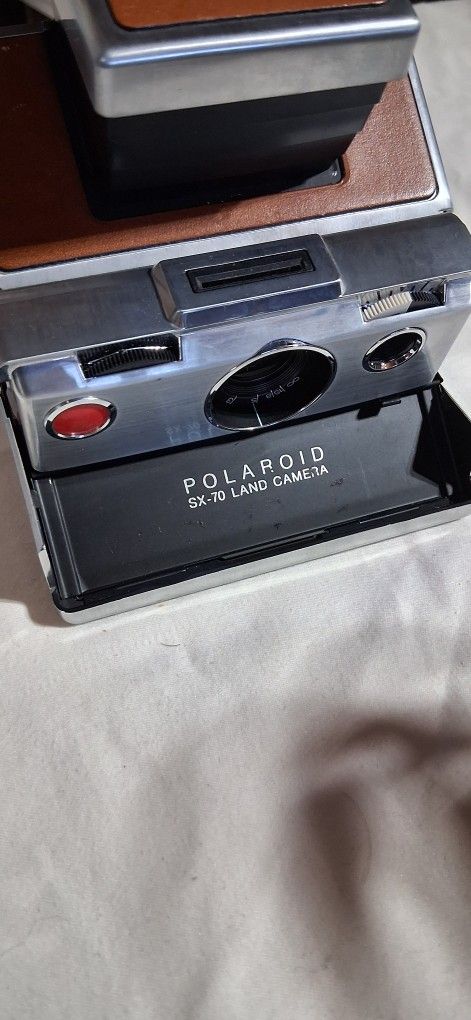 The SX-70 Vintage Polaroid Camera