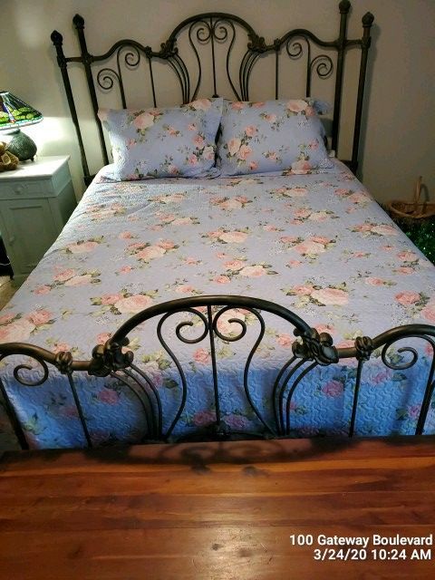 REDUCED**QUEEN SIZE BRASS BED, MATTRESS, BOX SPRINGS AND FRAME