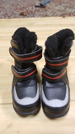 Winter boots toddler size 8