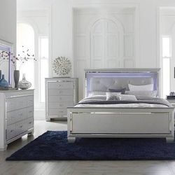 Queen Bed Set In Special No Mattress Included 