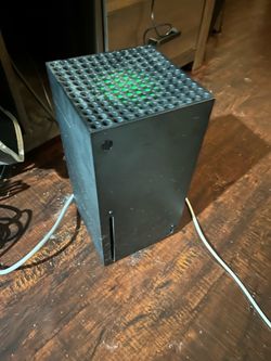 XBOX Series X +2 controllers