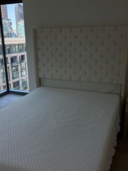 Bed and mattress queen size