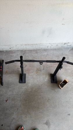 Pull up bar