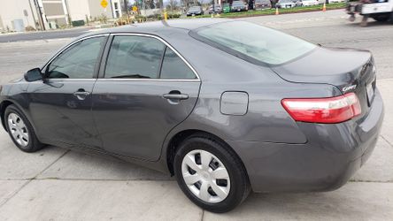 2007 toyota camry, clean title, smog check, car fax, no problems, no issues, runs great, OFFERS IN PERSON ONLY