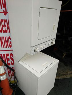 24 inch Stable Washer/Dryer Set..