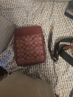 Coach Sullivan Signature Canvas Crossbody Bag (Style CG996) – Like New