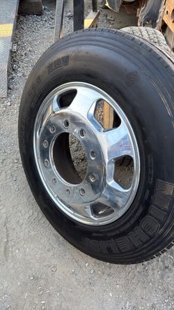 Michelin XRV 255/70R22.5 Tire on Polished Aluminum Wheel