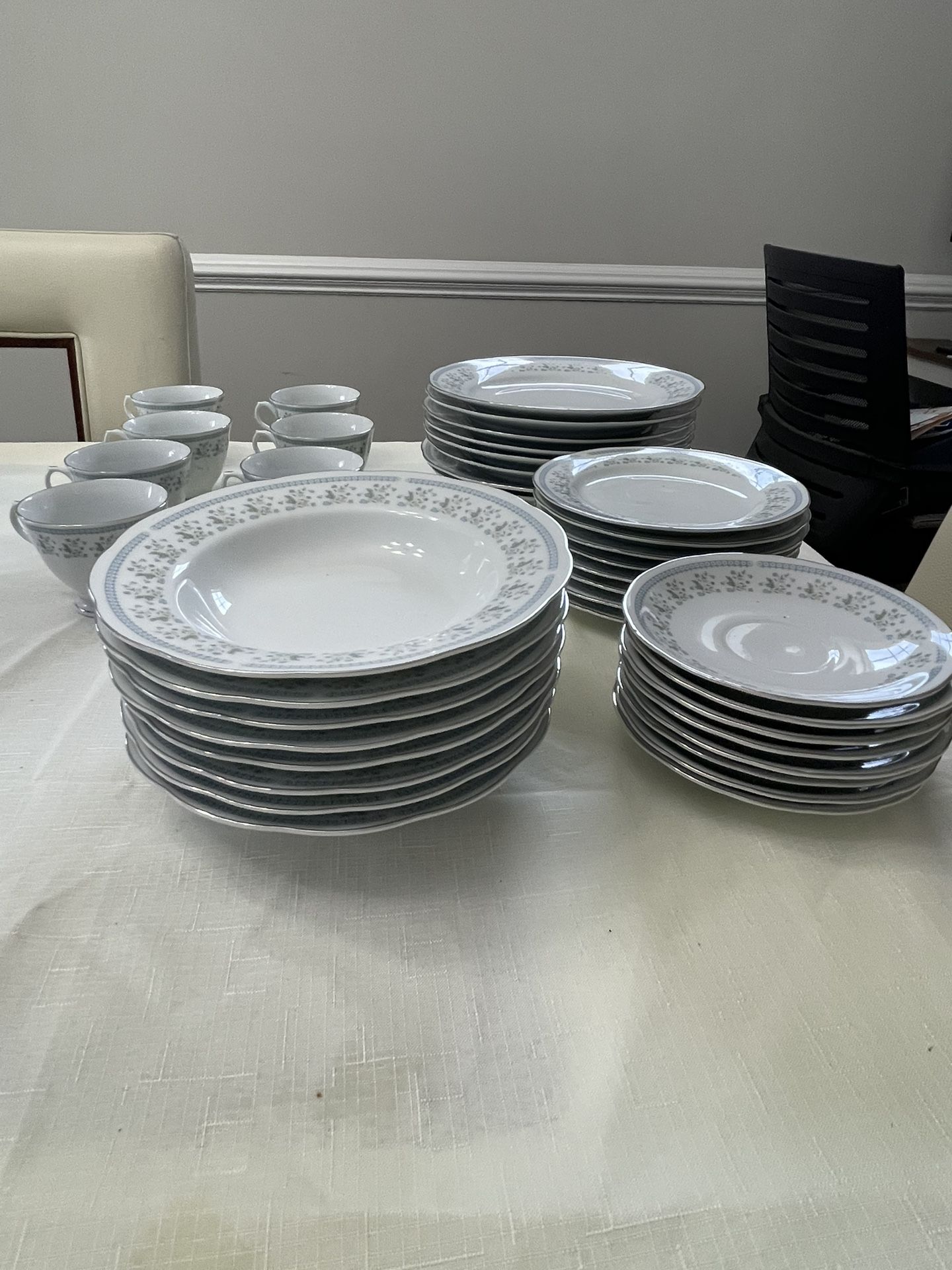 39 Piece Vintage China Nanjing Green Pagoda Porcelain & Silver