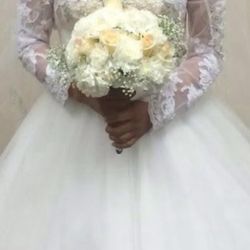 Casablanca Bridal Wedding Dress – Size Small – Beaded Bodice