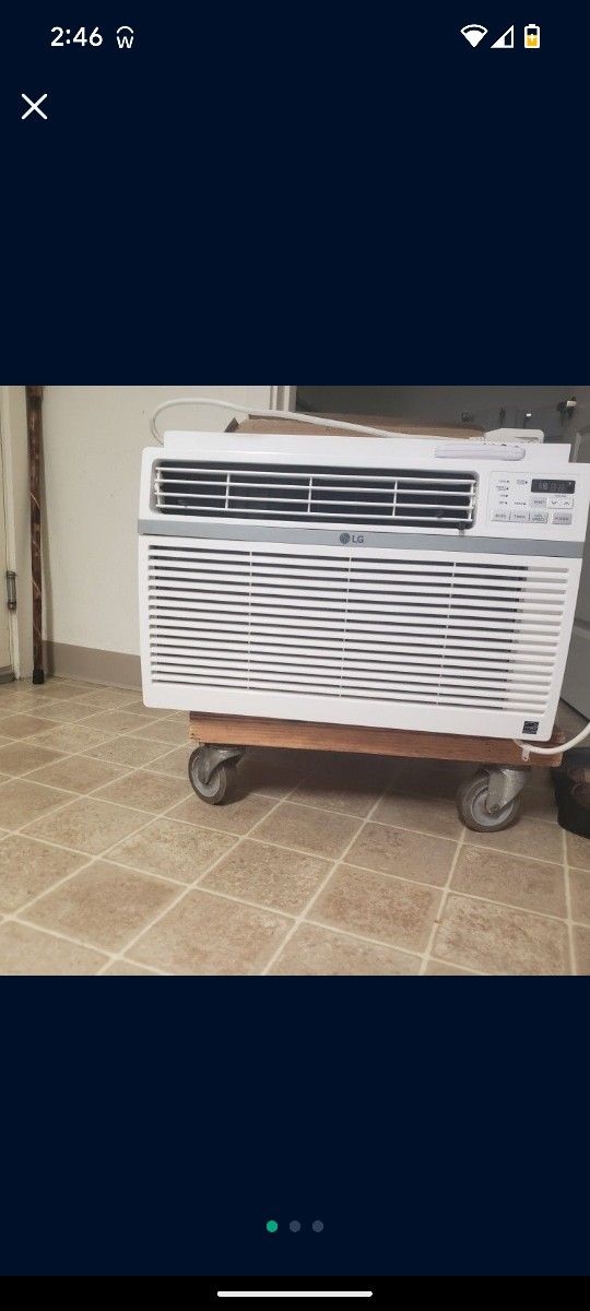 LG 10,000 AC Unit 24Wx22Lx15H