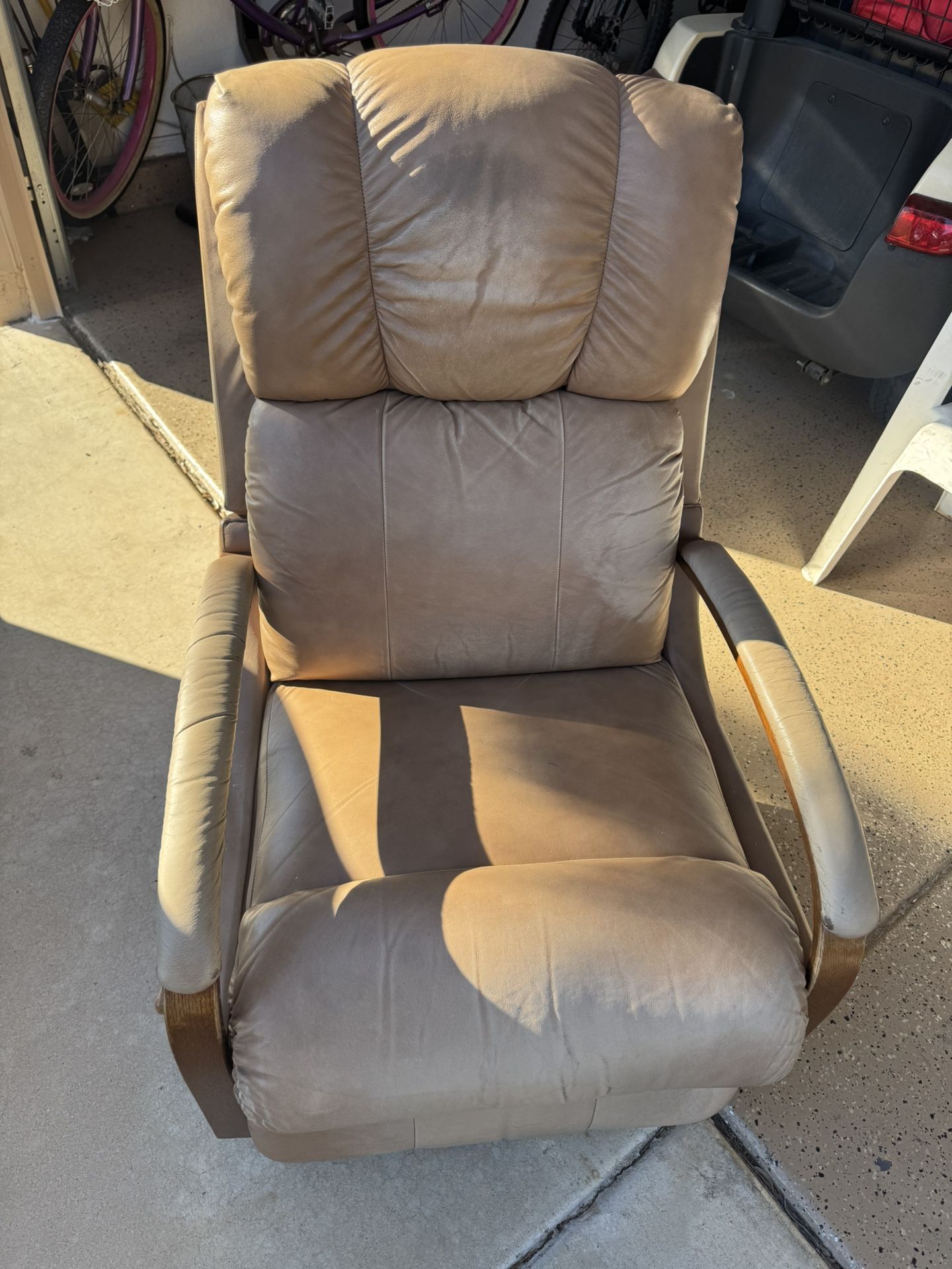 Rocking Chair.. FREE