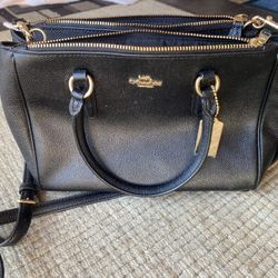 COACH HANDBAG BLACK