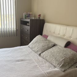 Complete Queen Bed Set